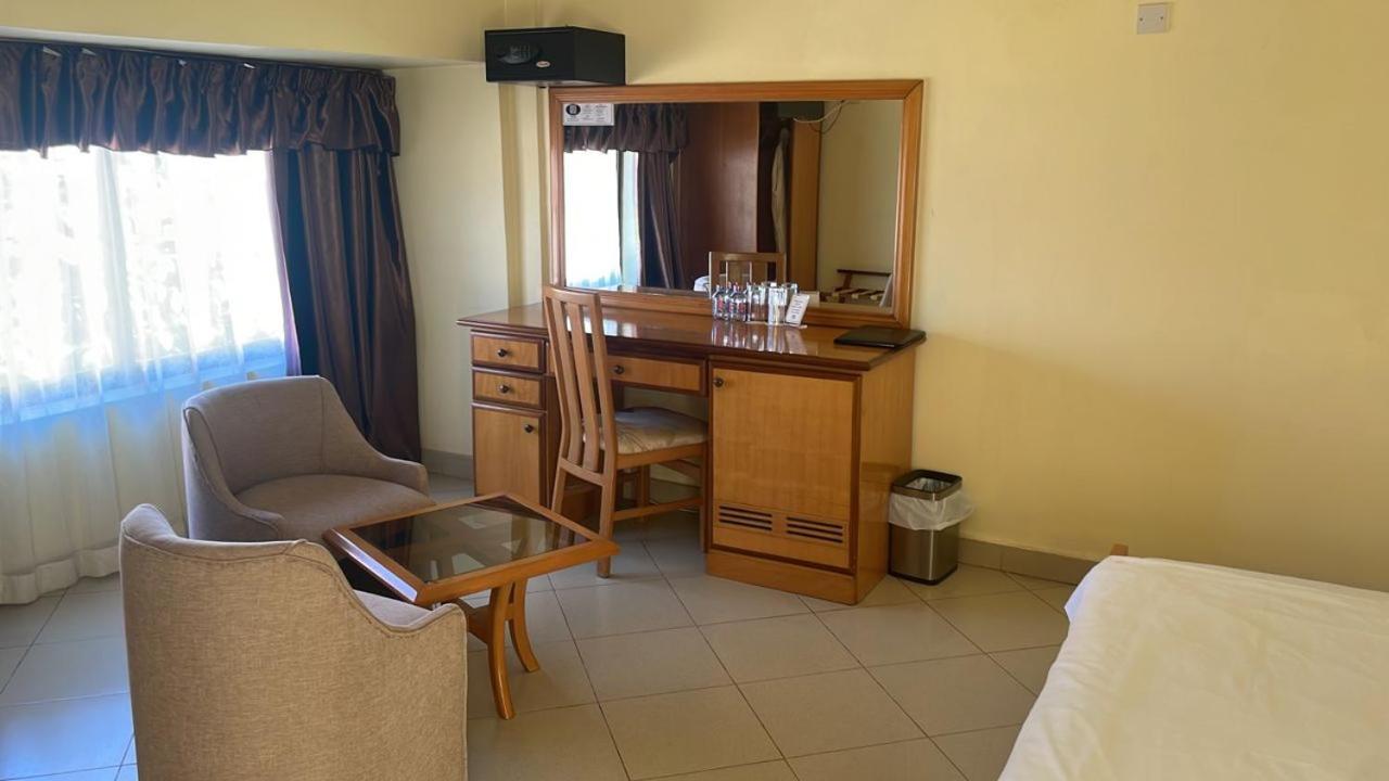 Hotel Marjorie 'Y' Tema Extérieur photo